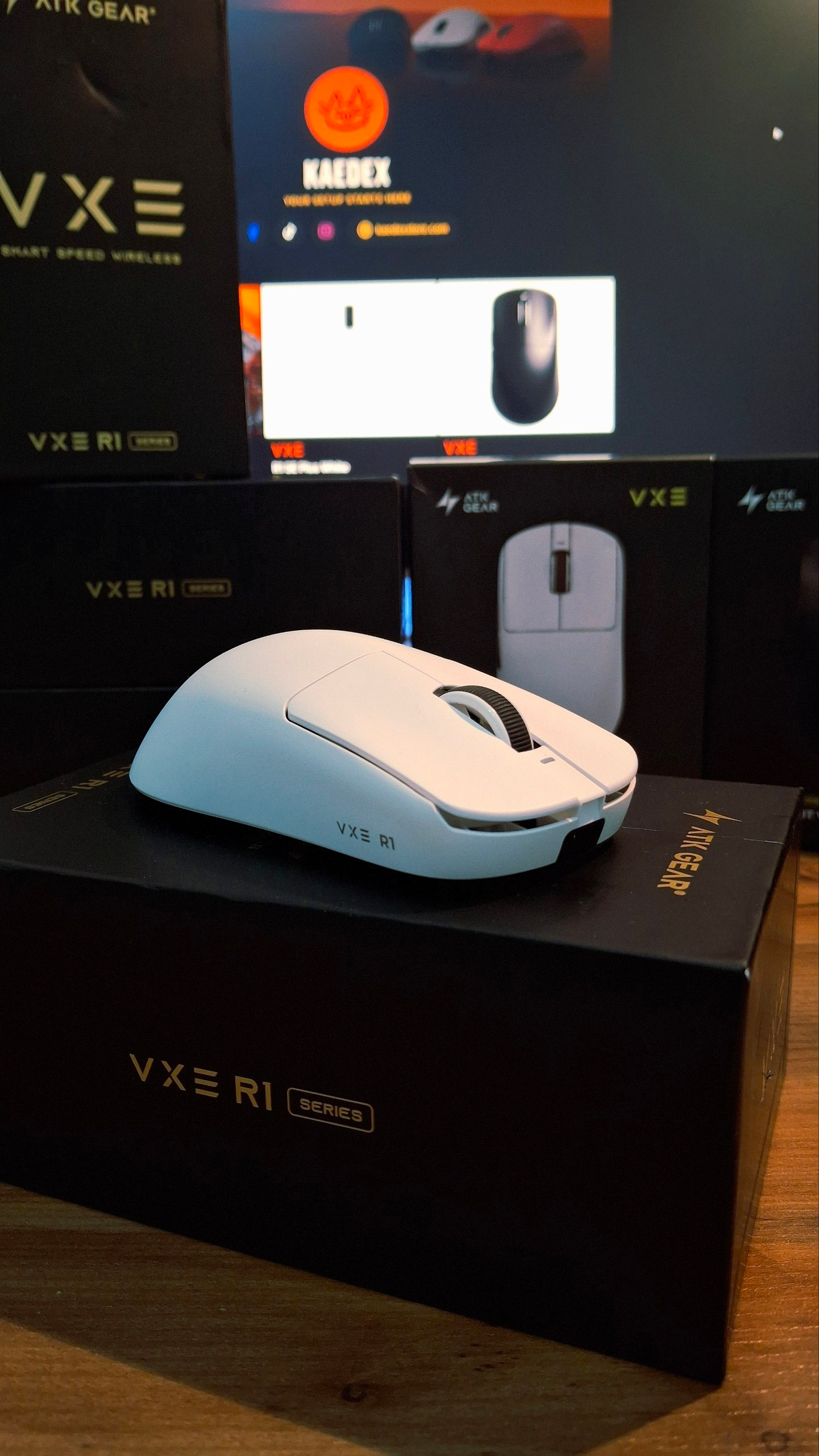 R1 Pro White